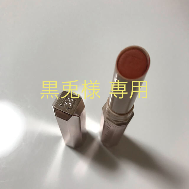 Sephora(セフォラ)の【黒兎様 専用】Fenty beauty リップ freckle flesta コスメ/美容のベースメイク/化粧品(口紅)の商品写真