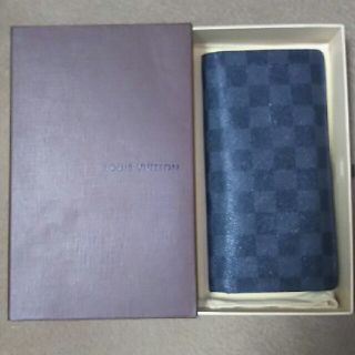 ルイヴィトン(LOUIS VUITTON)の正規品‼ LOUIS VUITTON ダミエグラフィット 小銭入れ付き。(長財布)