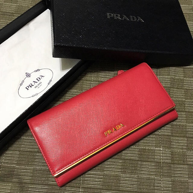 ⭐極SSS美品⭐PRADA サフィアーノ 三角プレート ラウンドファスナー長財布