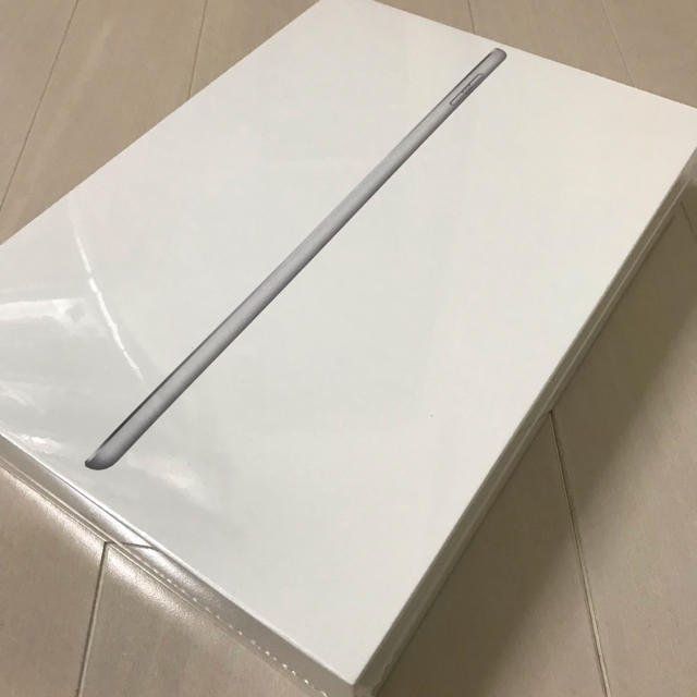 新品 未開封 Apple iPad 2018 32GB シルバー 第６世代
