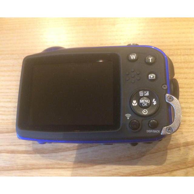 富士フイルム(フジフイルム)の防水デジタルカメラ XP70 スマホ/家電/カメラのカメラ(コンパクトデジタルカメラ)の商品写真