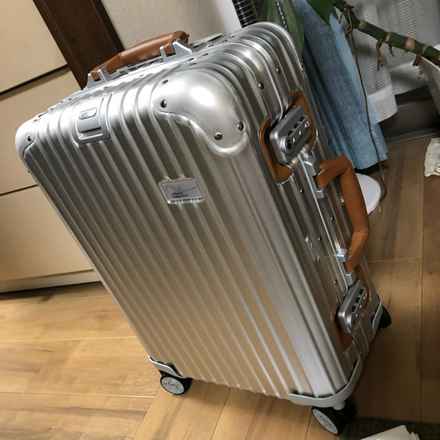 夏休み前の最終値下げ！【レア品】RIMOWA スーツケース