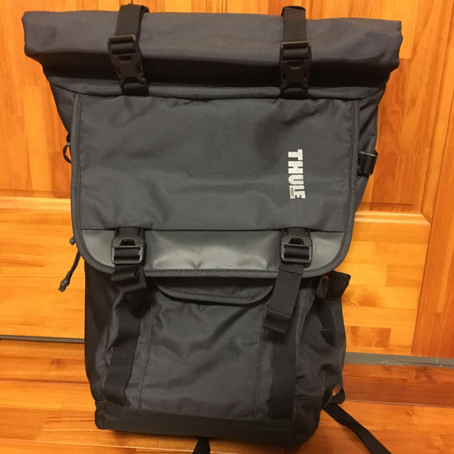 Thule カメラバッグ Covert DSLR Backpack