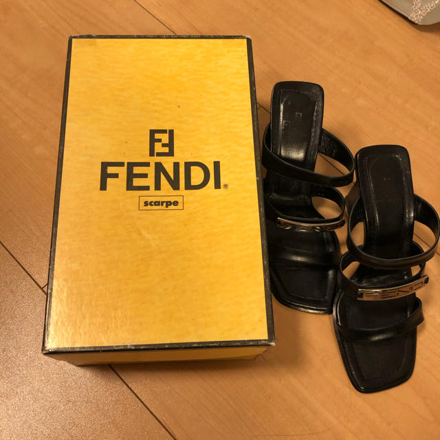 FENDI(フェンディ)の【専用】FENDL サンダル22cm レディースの靴/シューズ(サンダル)の商品写真