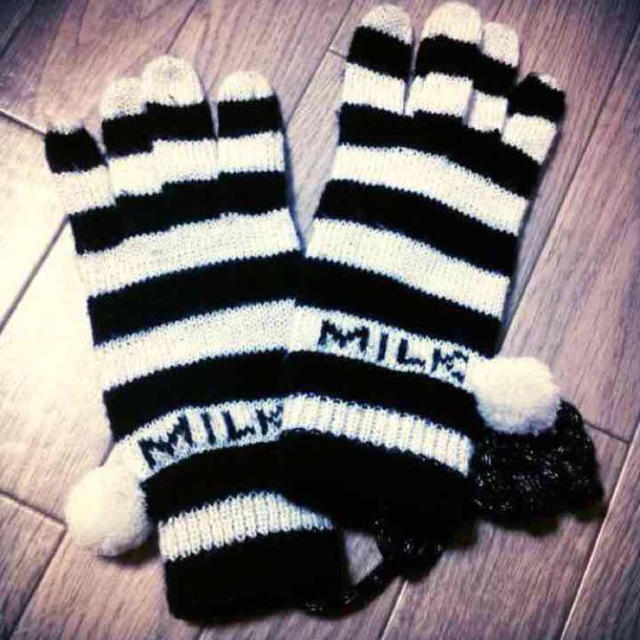 MILK(ミルク)の送料込★MILKボーダーラメ手袋★ レディースのファッション小物(手袋)の商品写真