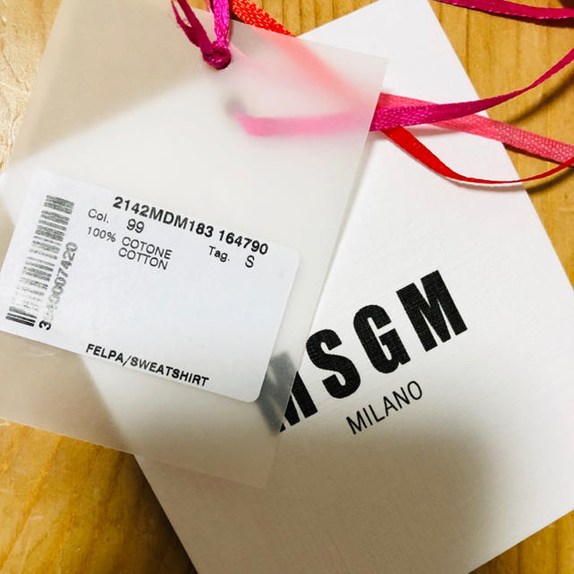 MSGM(エムエスジイエム)の専用！MSGM ブラックゴールド スウェット レディースのトップス(トレーナー/スウェット)の商品写真