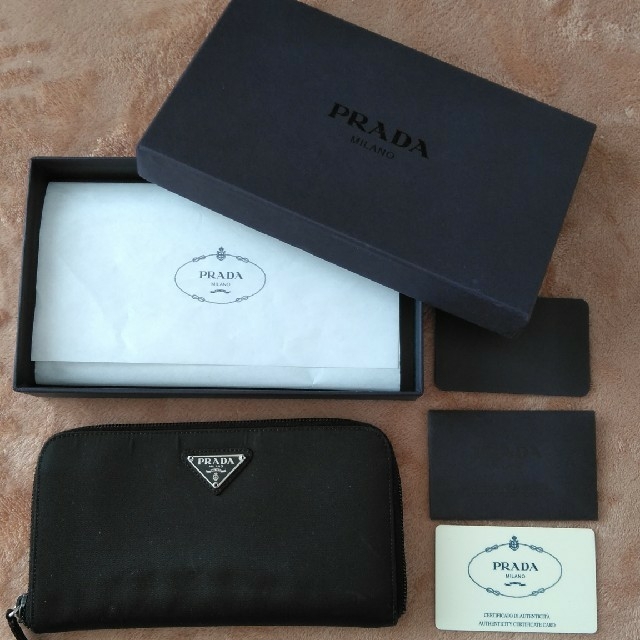 PRADA(プラダ)の再値下げ 画像追加 PRADA 長財布 レディースのファッション小物(財布)の商品写真