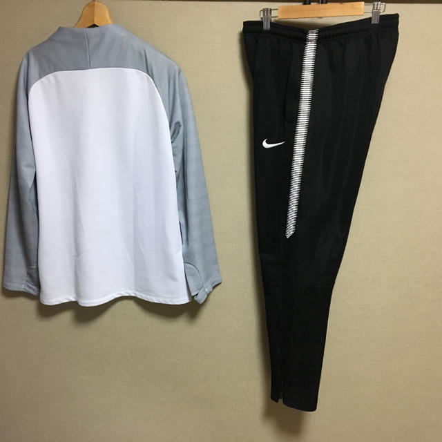 NIKE(ナイキ)のナイキ パリ・サンジェルマン セットアップ 17/18 XL ドリルトップ スポーツ/アウトドアのサッカー/フットサル(ウェア)の商品写真