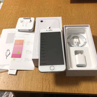 アイフォーン(iPhone)の新品 iPhone8 256gb au シルバー(スマートフォン本体)