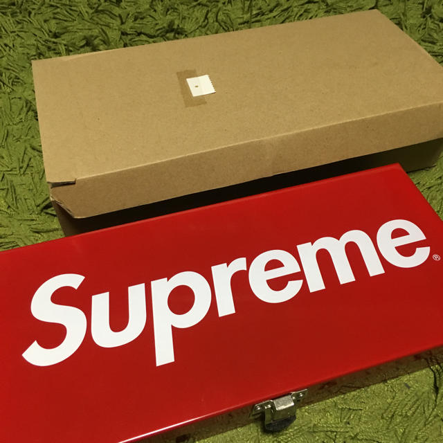 Supreme(シュプリーム)のバンビ999様専用 Supreme metal Tool Box  インテリア/住まい/日用品の収納家具(ケース/ボックス)の商品写真