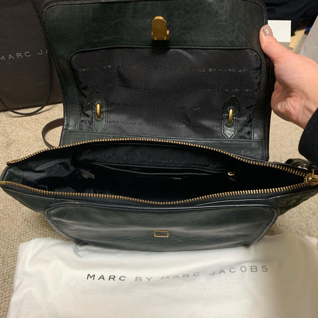 MARC BY MARC JACOBS(マークバイマークジェイコブス)のマークバイマークジェイコブス  レザー  ショルダーバッグ レディースのバッグ(ショルダーバッグ)の商品写真