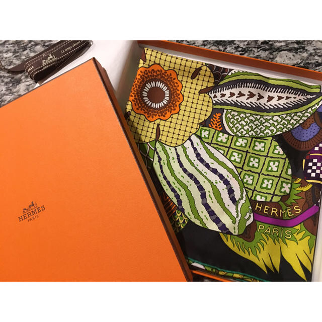 Hermes - 新品 ︎エルメス シルク スカーフ カレ 90 インドの花 完売品 レア 希少品の通販 by ガネーシャ's shop