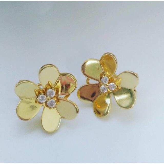 Van Cleef Arpels フラワーピアス Instagram セレクトショップの通販 By M ヴァンクリーフアンドアーペルならラクマ Van Cleef Arpels フラワーピアス Instagram セレクトショップの通販 By M ヴァンクリーフアンドアーペルならラクマ