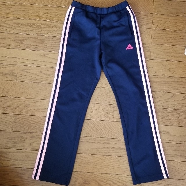 adidas(アディダス)のアディダス　ジャージ　140 キッズ/ベビー/マタニティのキッズ服女の子用(90cm~)(パンツ/スパッツ)の商品写真