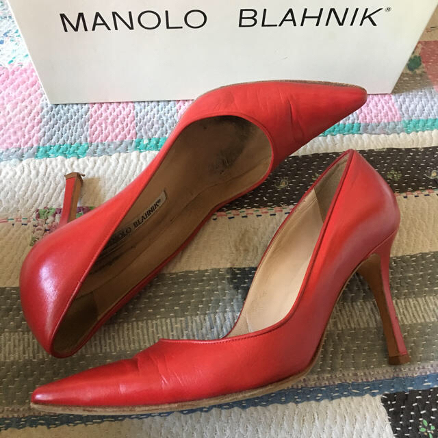 MANOLO BLAHNIK(マノロブラニク)のマノロブラニク☆ポインテッドトゥーパンプス36 レディースの靴/シューズ(ハイヒール/パンプス)の商品写真