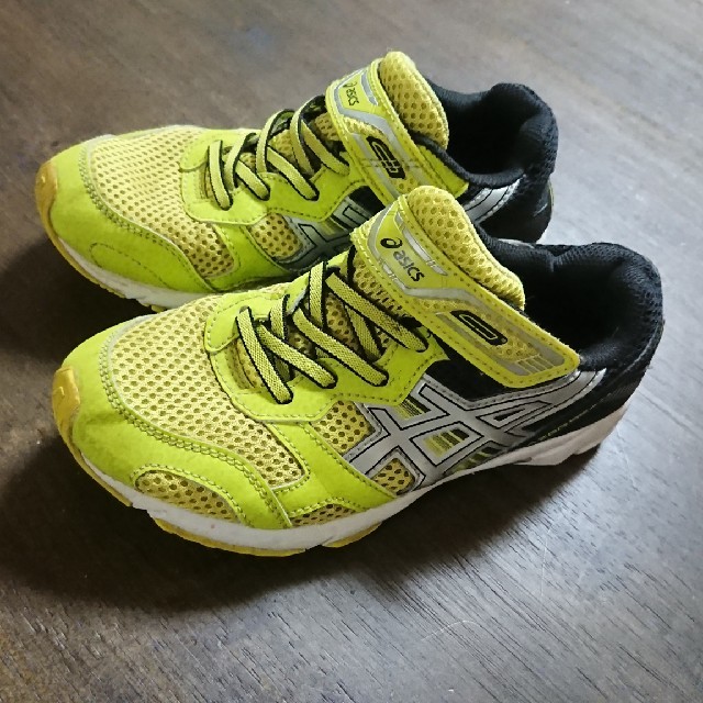 asics(アシックス)の【たまい様専用】asics 20㎝☆ キッズ/ベビー/マタニティのキッズ靴/シューズ(15cm~)(スニーカー)の商品写真