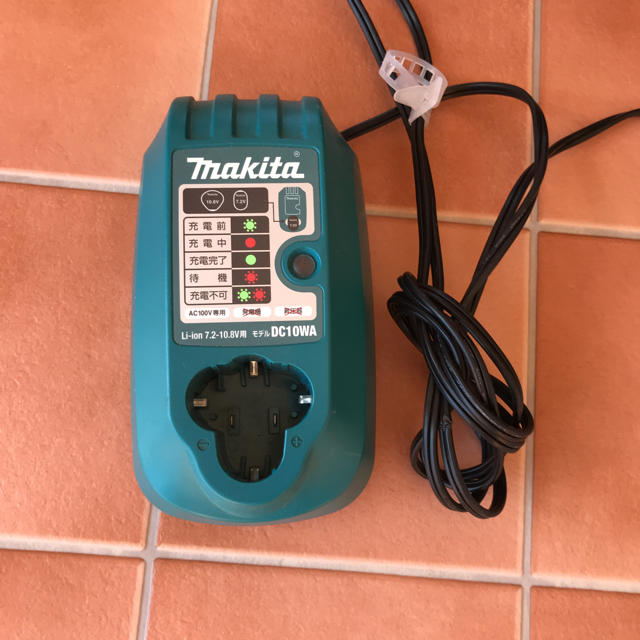 Makita(マキタ)のマキタ 充電器 スポーツ/アウトドアの自転車(工具/メンテナンス)の商品写真