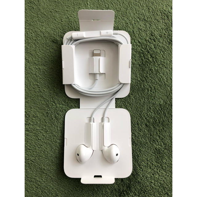 Apple(アップル)のととちゃん様専用 イヤホン スマホ/家電/カメラのオーディオ機器(ヘッドフォン/イヤフォン)の商品写真