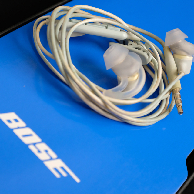 BOSE(ボーズ)のBose sound true ultra スマホ/家電/カメラのオーディオ機器(ヘッドフォン/イヤフォン)の商品写真