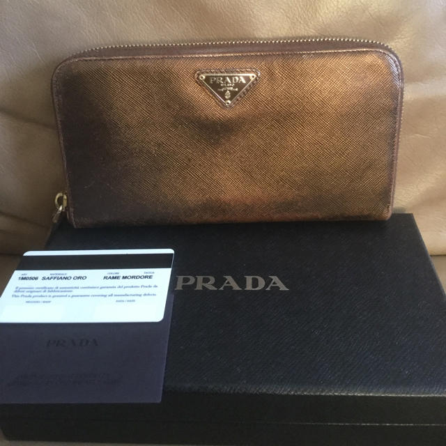 PRADA(プラダ)のプラダ 長財布 PRADA 財布 ブロンズ 茶色 ブラウン レディースのファッション小物(財布)の商品写真