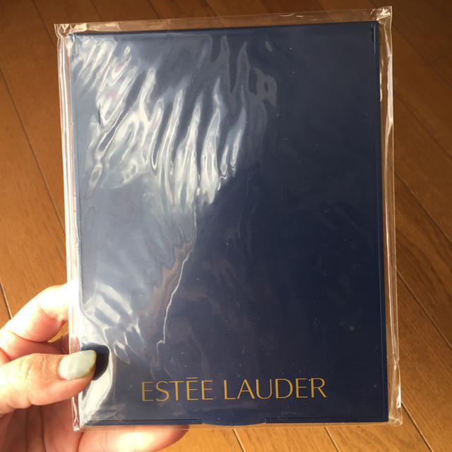 Estee Lauder(エスティローダー)のエスティローダー 鏡 折りたたみミラー レディースのファッション小物(ミラー)の商品写真