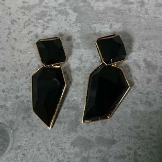 ザラ(ZARA)の嵐様★専用(大ぶりクリオネピアス)(ピアス)