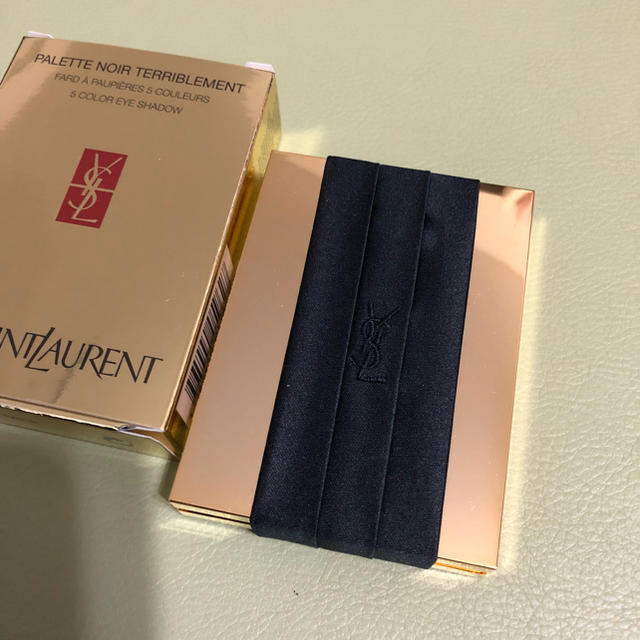 Yves Saint Laurent Beaute(イヴサンローランボーテ)のラブリン様限定  イヴ・サンローラン ☆ ノワール タキシード ☆ アイシャドウ コスメ/美容のベースメイク/化粧品(アイシャドウ)の商品写真