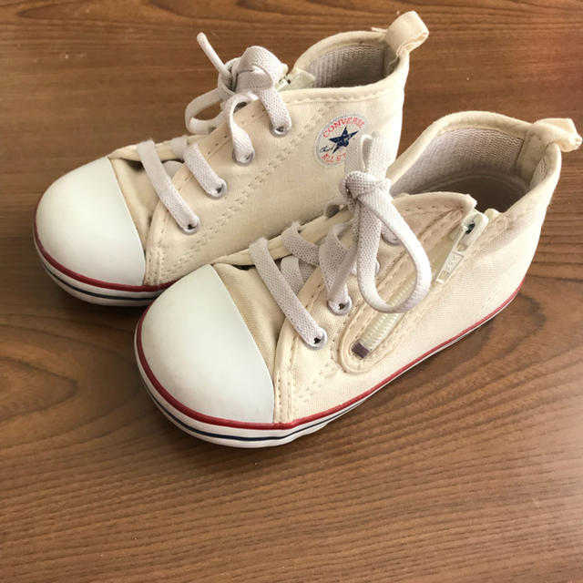 CONVERSE(コンバース)のコンバース オフホワイト スニーカー 14.5 キッズ/ベビー/マタニティのキッズ靴/シューズ(15cm~)(スニーカー)の商品写真