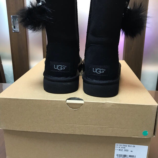 アグ UGG スワロフスキーピン付きムートンブーツ 黒 6サイズ 国内購入