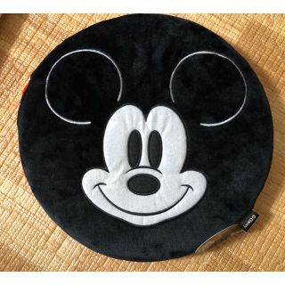 ディズニー(Disney)の【未使用品】タグ付き☆ ミッキー 丸型クッション チェアパッド 座布団(その他)