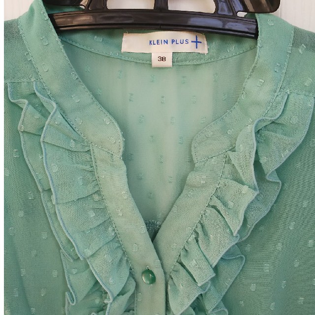 KLEIN PLUS(クランプリュス)の半袖フリルシャツ レディースのトップス(シャツ/ブラウス(半袖/袖なし))の商品写真