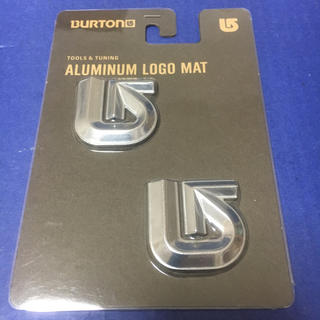 バートン(BURTON)のBURTON バートン Aluminum Logo Mats デッキパッド(アクセサリー)