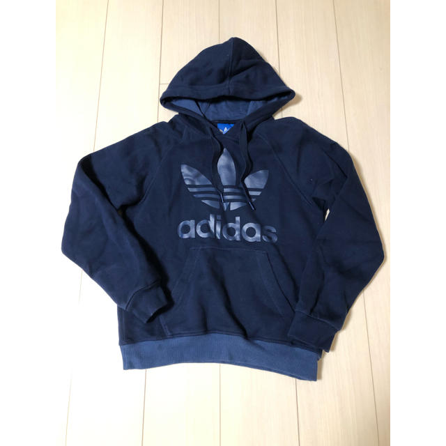 adidasパーカー