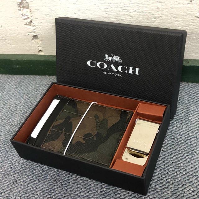 COACH(コーチ)のコーチ 新品 カードケース マネークリップ セット 迷彩 C0324 メンズのファッション小物(マネークリップ)の商品写真