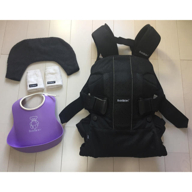 BABYBJORN(ベビービョルン)のBabyBjorn One+Air（ブラック）抱っこ紐セット キッズ/ベビー/マタニティの外出/移動用品(抱っこひも/おんぶひも)の商品写真