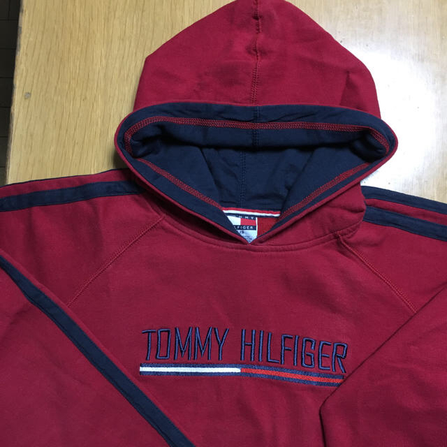 TOMMY HILFIGER(トミーヒルフィガー)のTOMY HILFIGER L/G 真紅パーカー レディースのトップス(パーカー)の商品写真