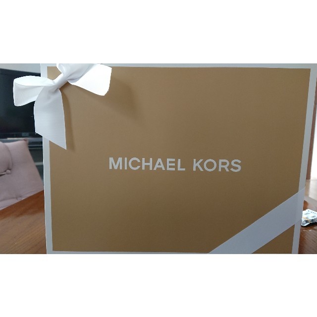 Michael Kors(マイケルコース)の専用！マイケル・コース 紙袋 おはこ ショップ袋 レディースのバッグ(ショップ袋)の商品写真