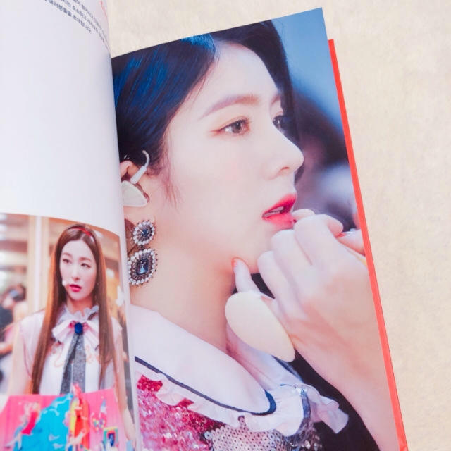 Red velvet レドベル 写真集 フォトブック エンタメ/ホビーのCD(K-POP/アジア)の商品写真