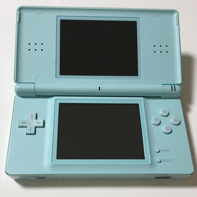 ニンテンドーDS(ニンテンドーDS)の任天堂 DS Lite アイスブルー エンタメ/ホビーのゲームソフト/ゲーム機本体(携帯用ゲーム機本体)の商品写真