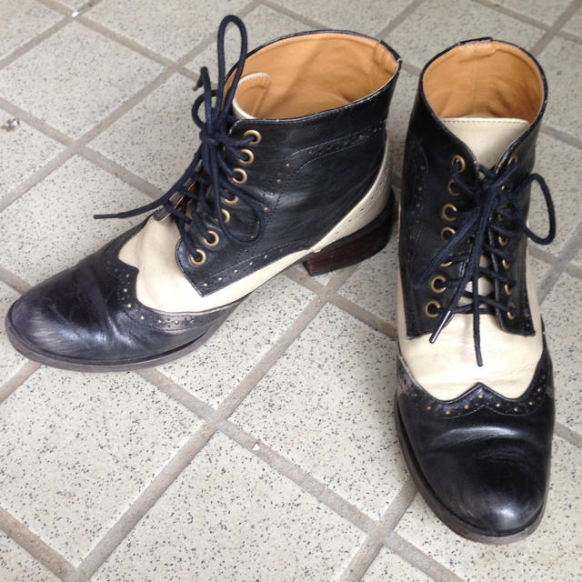 ウィングチップ ショートブーツ レディースの靴/シューズ(ブーツ)の商品写真