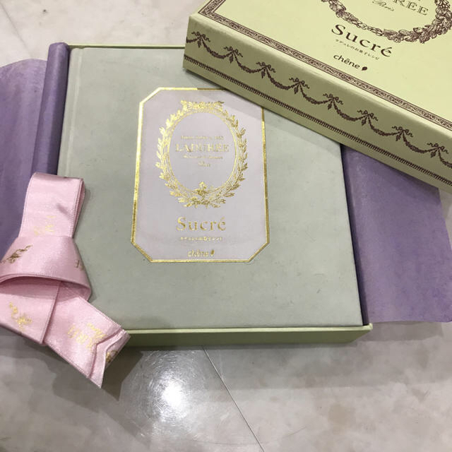 LADUREE(ラデュレ)のLADUREE お菓子レシピ本 エンタメ/ホビーの本(趣味/スポーツ/実用)の商品写真