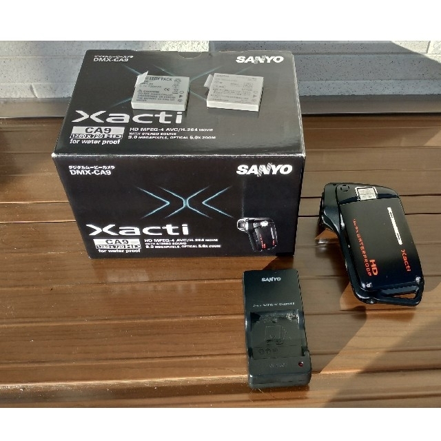 SANYO(サンヨー)の防水ムービーカメラ　Xacti　DMX-CA9  スマホ/家電/カメラのカメラ(ビデオカメラ)の商品写真