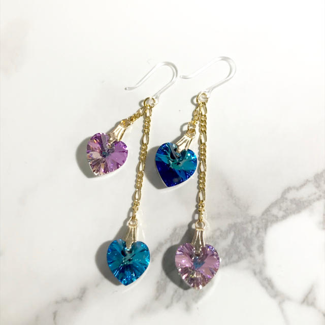 SWAROVSKI(スワロフスキー)の【Swarovski】バミューダブルー×ヴィトレイユライト♡ピアス&イヤリング ハンドメイドのアクセサリー(ピアス)の商品写真