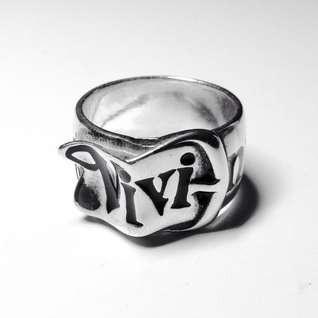 Vivienne Westwood(ヴィヴィアンウエストウッド)のヴィヴィアンウエストウッド ベルトリング レディースのアクセサリー(リング(指輪))の商品写真