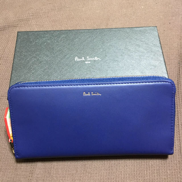 値下げはご容赦ください新品★ポールスミス★PaulSmithスワールストライプ ラウンドジップ長財布