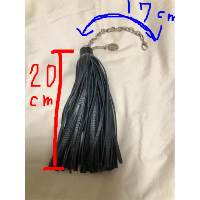 SAZABY(サザビー)のSAZABYサザビー・タッセルチャーム・スミクロ レディースのファッション小物(キーホルダー)の商品写真
