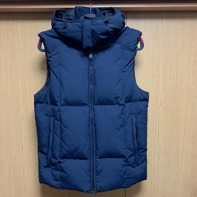 本物品質のジャケット/アウター新しく着き theory 美品 ダウンベスト theory - ダウンベスト ラクマ