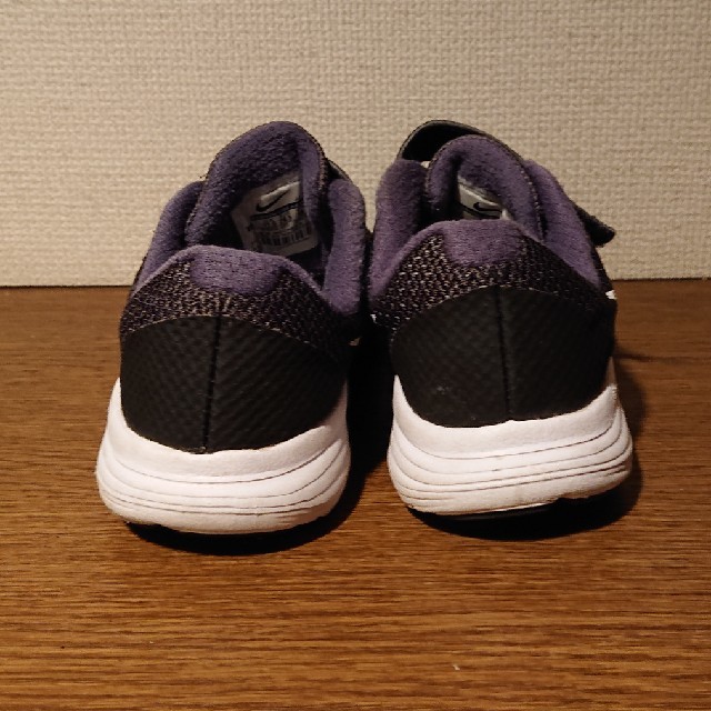 NIKE(ナイキ)のNIKE ナイキ スニーカー 18cm キッズ/ベビー/マタニティのキッズ靴/シューズ(15cm~)(スニーカー)の商品写真