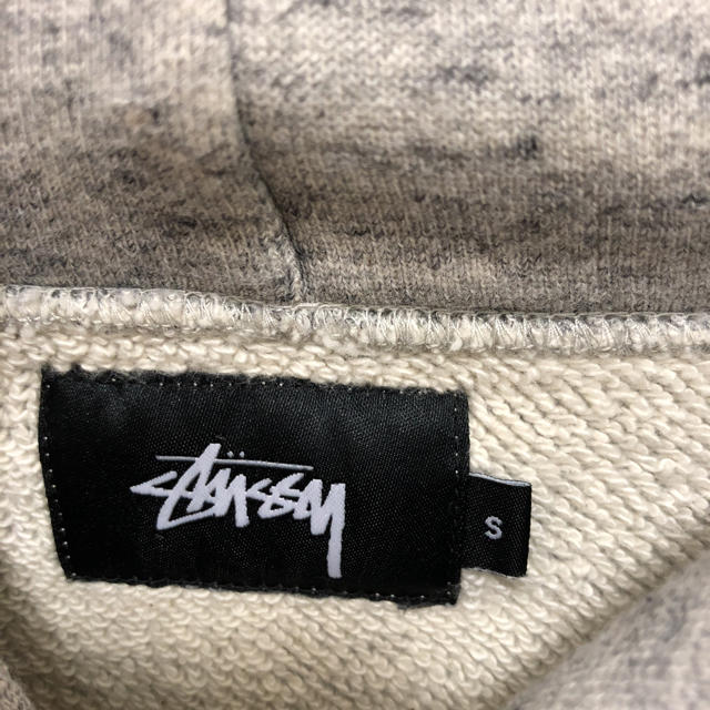 STUSSY(ステューシー)のstussy レディースのトップス(パーカー)の商品写真