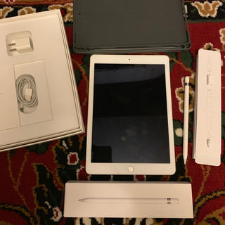 アイパッド(iPad)のiPad pro 9.7 256gb cellular pencil付き(タブレット)